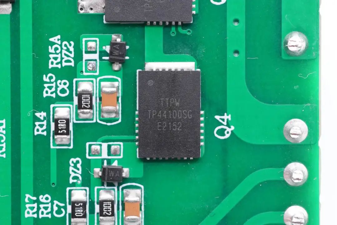 泰高技术推出市面首款 240W 氮化镓 USB PD3.1多口快充电源方案-泰高技术